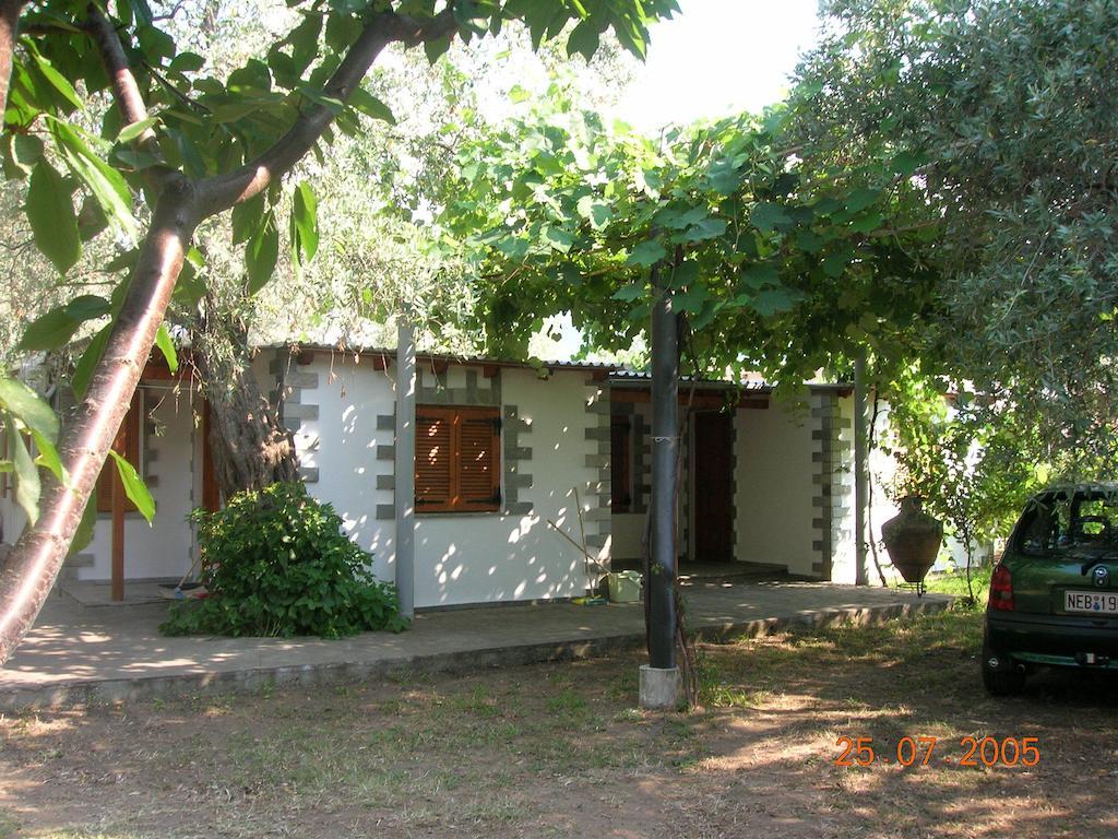 Villa Karapataki Skala Rachoni  الغرفة الصورة
